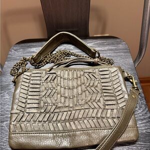 T-Shirt & Jeans Olive Textured Clutch